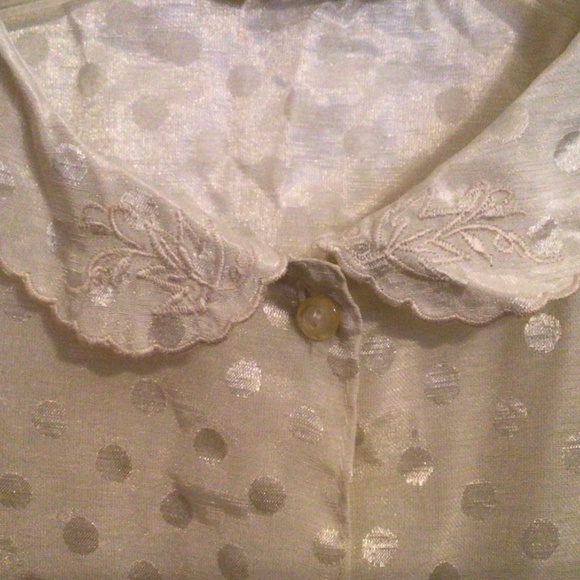 Vintage Button Top with Scalloped Collar - Picture 2 of 6